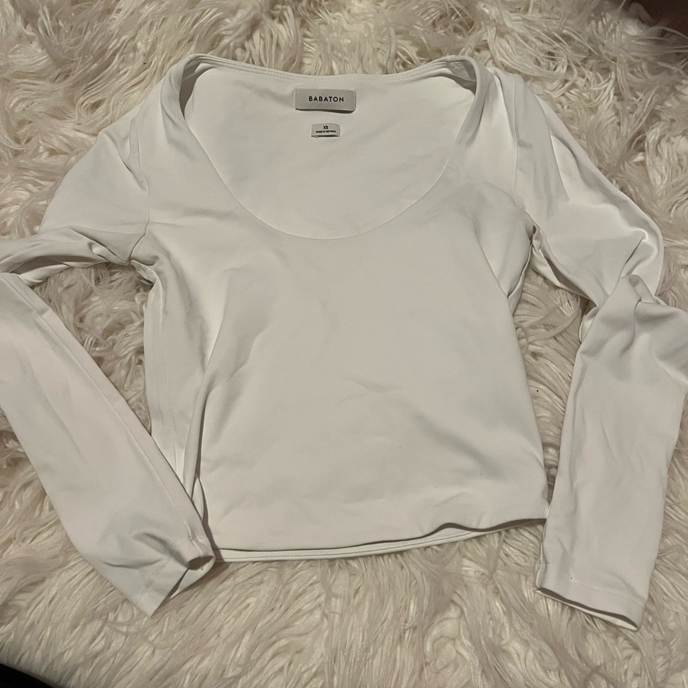 Aritzia Babaton Contour Cropped Long Sleeve